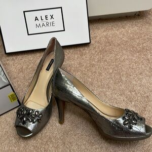 Alfani Juliannah silver embellished pumps size 9M